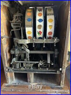 1928 To 1930 Mills Jackpot Bell (Poinsettia) Slot Machine Excellent Condition