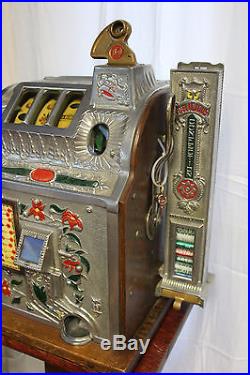 1929 5 ¢ MILLS NOVELTY Poinsettia Side Vendor gooseneck bell Slot Machine
