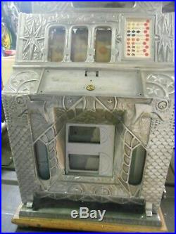 1930's Mills 5 Cent Double Eagle Antique Slot machine, with mint vendor