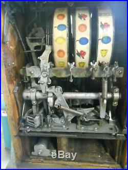 1930's Mills 5 Cent Double Eagle Antique Slot machine, with mint vendor