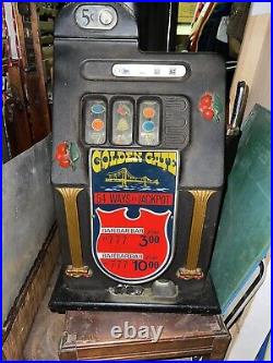 1930s 40s Mills slot machine