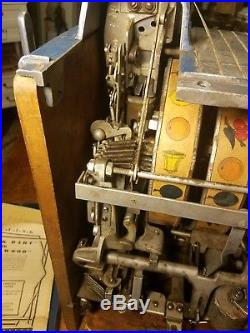 1930s Caille Slot Machine