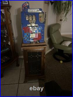 1930s Mills 25 cent slot machine Castle Front withmatching stand