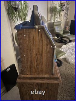 1930s Mills 25 cent slot machine Castle Front withmatching stand