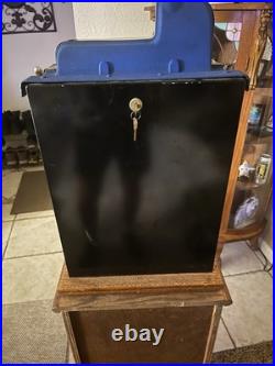 1930s Mills 25 cent slot machine Castle Front withmatching stand