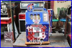 1934 Mills Novelty Castle Front 5c Vintage Slot Machine w. Side Mint Vendor