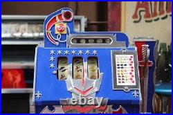 1934 Mills Novelty Castle Front 5c Vintage Slot Machine w. Side Mint Vendor