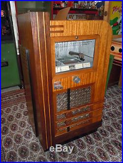 1936 Seeburg D Symphonola 78rpm Jukebox Beautiful Rare Coin-Op Record Player