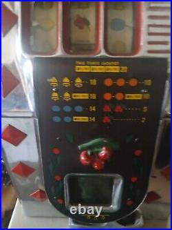 1940's Mills Slot Machine 25 Cent Machine Works As Designed