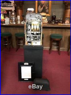 1947 DOLLAR Coin Mills Leap Frog Hi-Top Jackpot Slot Machine W Stand Video