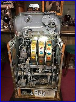 1947 DOLLAR Coin Mills Leap Frog Hi-Top Jackpot Slot Machine W Stand Video