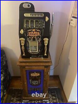 1947 GOLDEN NUGGET SLOT MACHINE With KEY