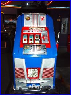 1947 Mills High Top Bell Machine Slot Machine