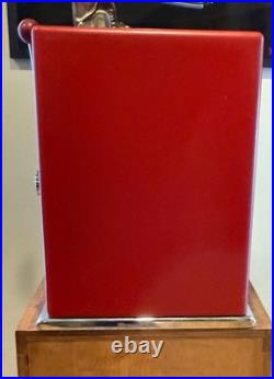 1960's Pace slot machine and cabinet it works