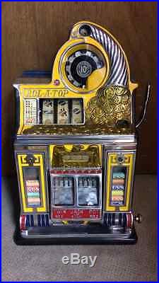 ANTIQUE WATLING 10c ROL-A-TOP SLOT MACHINE WITH VENDER AND GOLD AWARD