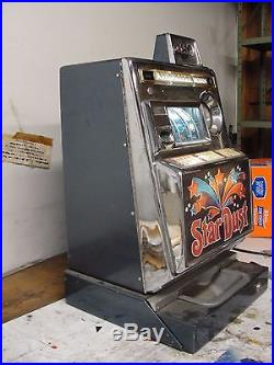 Antique. 25 cent Slot Machine From Star Dust Casino Nevada Aristocrat 1950s
