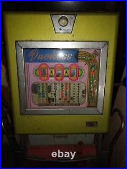 Antique Duchess Slot Machine