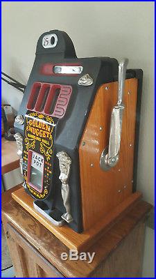 Antique Golden Nugget Slot Machine. Mills 25¢