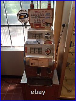 Antique Harrah's C1930/ 1940's 10 cent Dual Slot Machine withStand