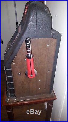 Antique Mills 1940s 5c slot machine. All original withCash Box! Fully functional