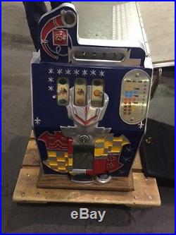 Antique Mills 25 cents Slot Machine