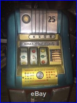 Antique Mills Slot Machine 25 CENT 1958 Black Beauty