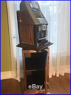 Antique Mills Slot Machine 25 cent, silver quarters inside! Includes shipping
