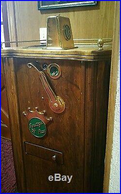 Antique Saratoga coin operated 10 cents slot machine by Pace Pirate Theme