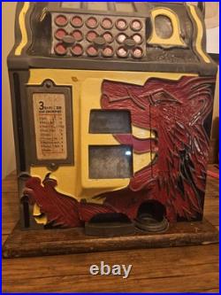 Antique Slot Machine, Lion Head. Working