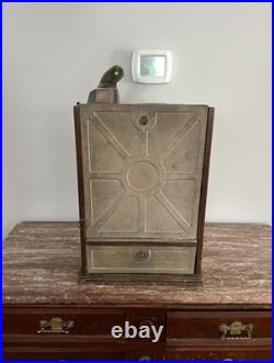 Antique Wood 1925 Chicago Jennings Dutch Boy 5 Cent Coin Mechanical Slot Machine