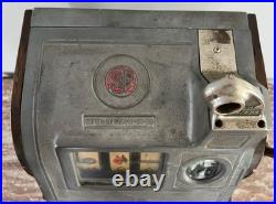 Antique Wood 1925 Chicago Jennings Dutch Boy 5 Cent Coin Mechanical Slot Machine