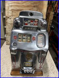 Antique jennings slot machine