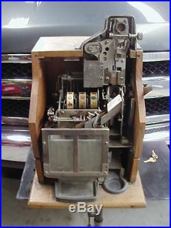 Antique mills novelty Co 1 cent qt chevron slot machine