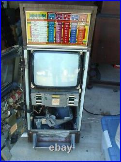 Antique slot machine