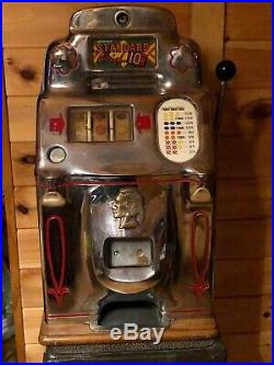 Beautiful Antique O. D. Jennings 1940's Standard Chief 10¢ Slot Machine withstand