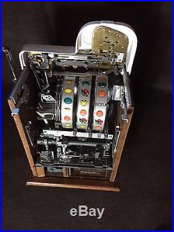 Beautiful Antique Restored Mills Extra Bell Slot Machine, White With Crome