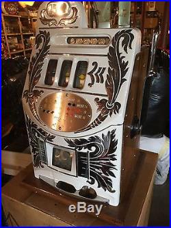 Beautiful Antique Restored Mills Extra Bell Slot Machine, White With Crome