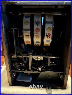Caille Brothers Superior Bell 5¢ Slot Machine 1930s Original, Working Condition Caille Brothers Superior Bell 5¢ Slot Machine 1930s Original, Working Condition