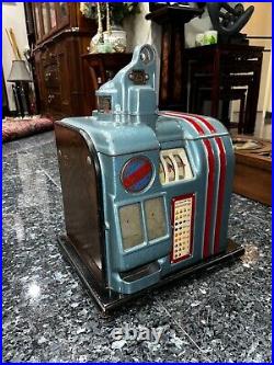 Columbia Slot Machine by Groetchen Tool & Mfg Co 25 cent