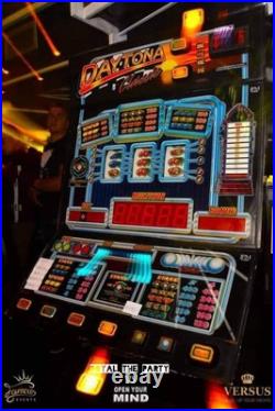 DAYTONA Slot Machine