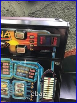 DAYTONA Slot Machine