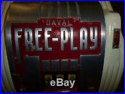Daval Free Play 5 Cent Trade Stimulator Slot Machine