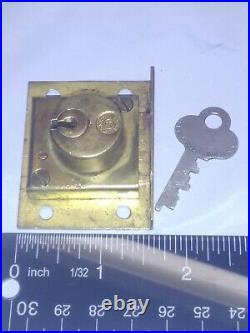 Early Antique Slot Machine Eagle Brass Lock & Flat Steel Key