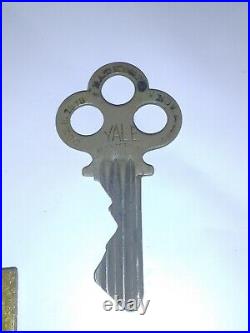 Early Upright Mills, Caille, Watling Slot Machine Lock & key ORIGINAL YALE