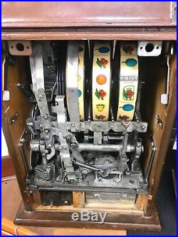 Five Cent / Nickel 1942 MILLS HORSEHEAD BONUS Slot Machine Rare Cast Iron Case