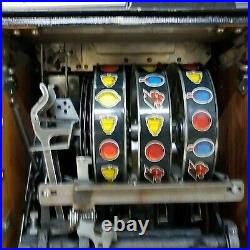 Genuine Mills Golden Nugget 25 Cent Antique Slot Machine with Key
