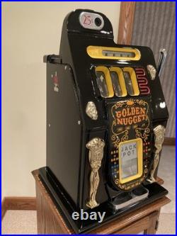 Golden Nugget Genuine Mills 25 Cent Slot Machine & Oak Stand