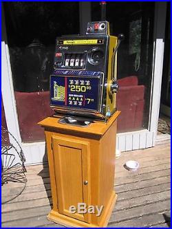 Harvey's Resort 4 Reel Vintage Slot Machine