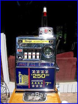 Harvey's Resort 4 Reel Vintage Slot Machine