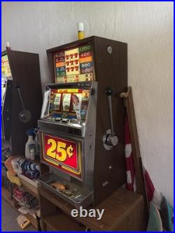 IGT 25¢ Coin Slot Machine 21/6.5/40